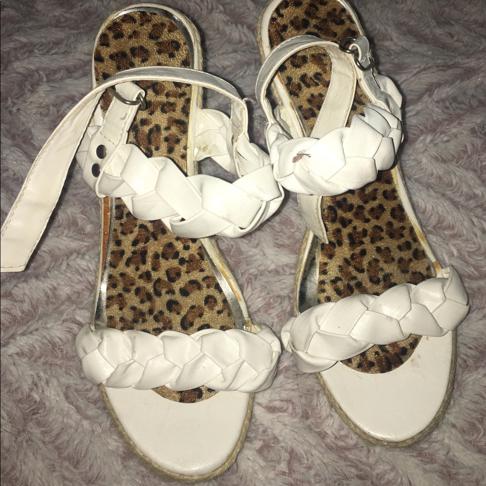 Shoes - Picture 2 of 3